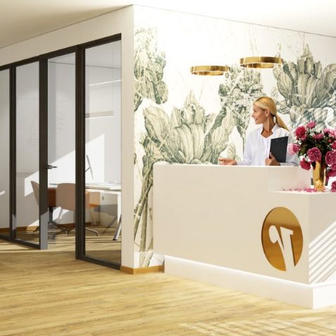 Gewerblich Moderne Empfangsbereich mit Blumendekor und einer Empfangsdame am Schreibtisch.